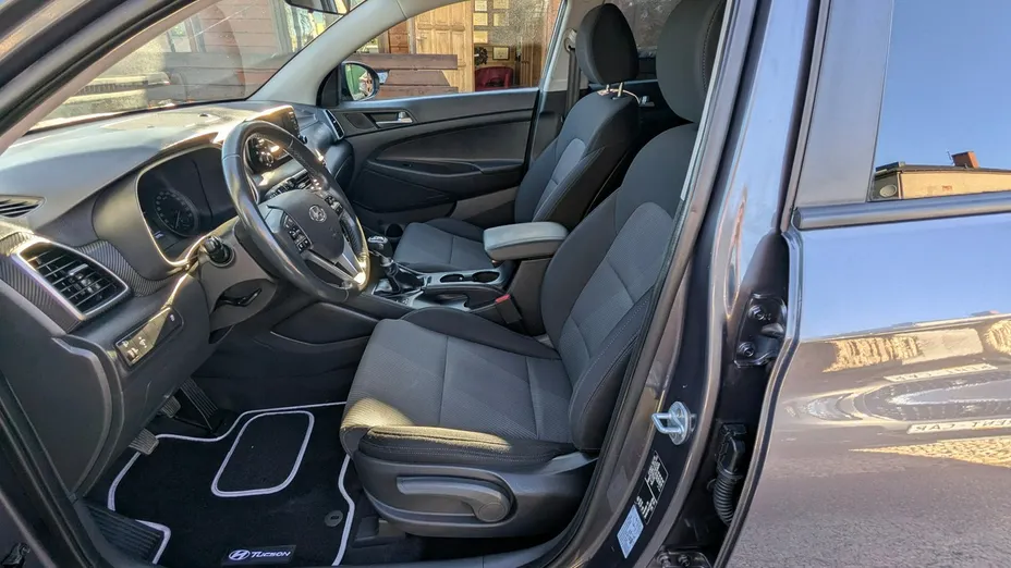 HYUNDAI Tucson -