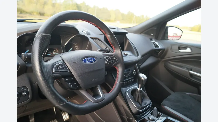 FORD Kuga -