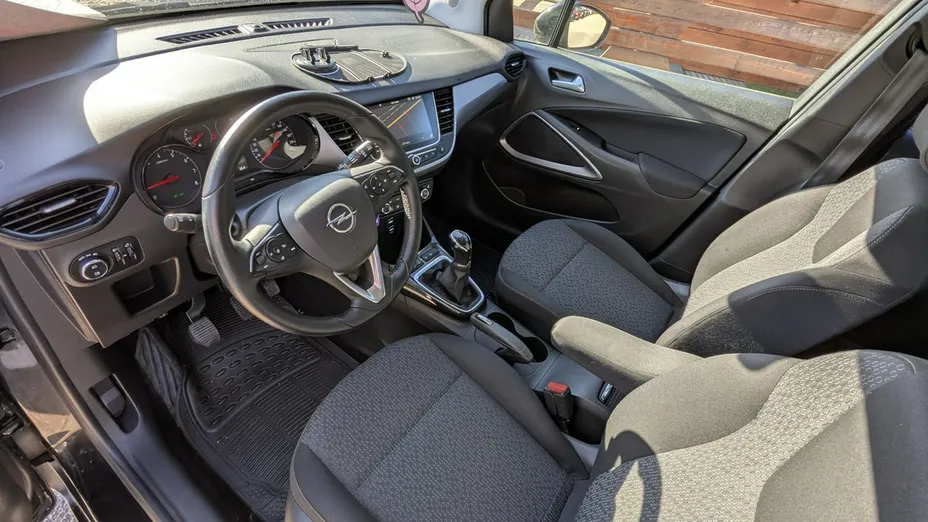 OPEL Crossland X -
