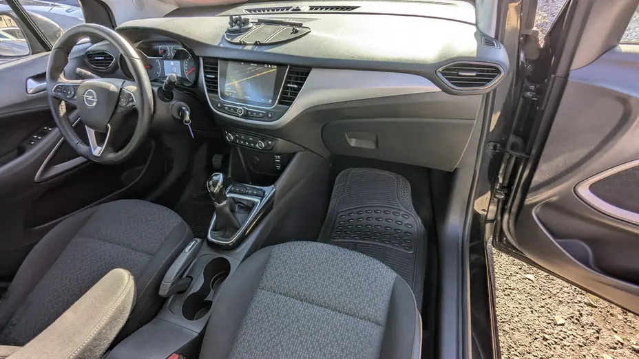 OPEL Crossland X -