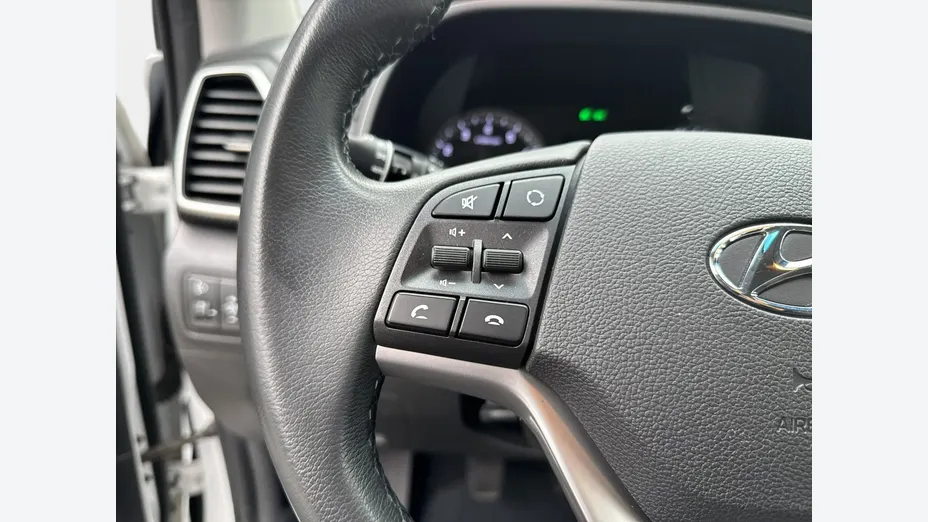 HYUNDAI Tucson -