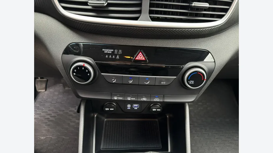 HYUNDAI Tucson -