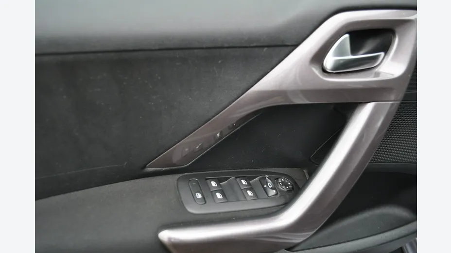 PEUGEOT 2008 -