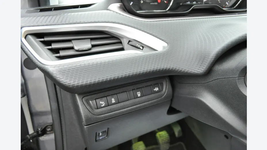 PEUGEOT 2008 -