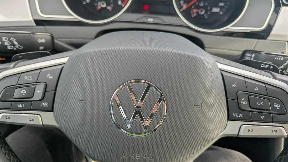 VOLKSWAGEN Passat -