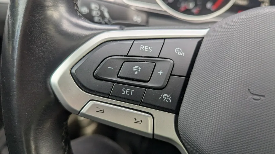 VOLKSWAGEN Passat -