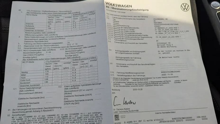 VOLKSWAGEN Passat -