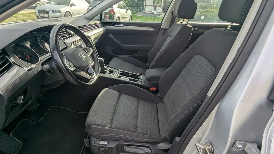 VOLKSWAGEN Passat -
