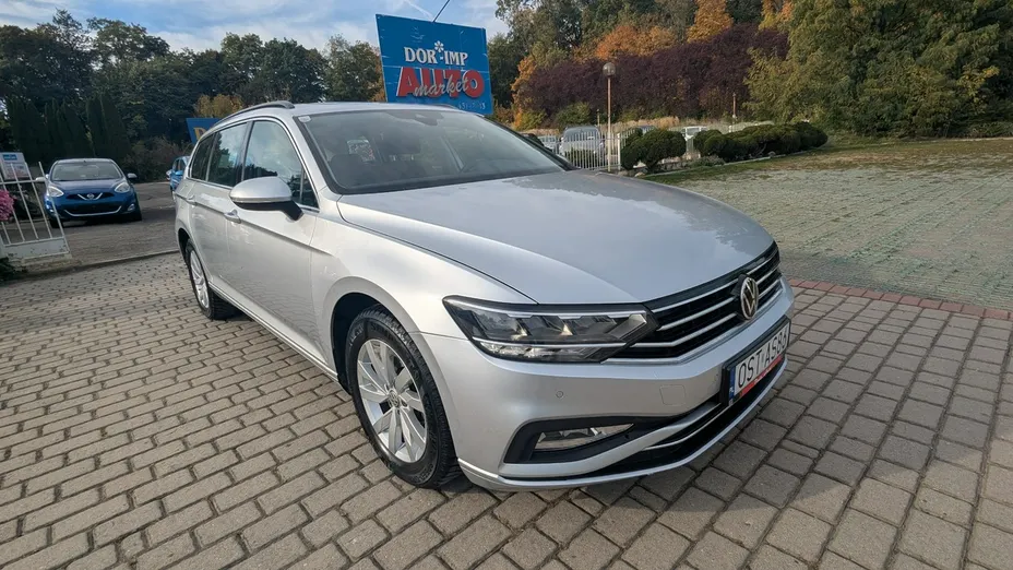 VOLKSWAGEN Passat -