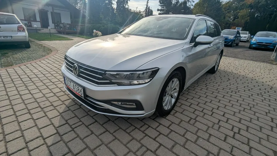 VOLKSWAGEN Passat -