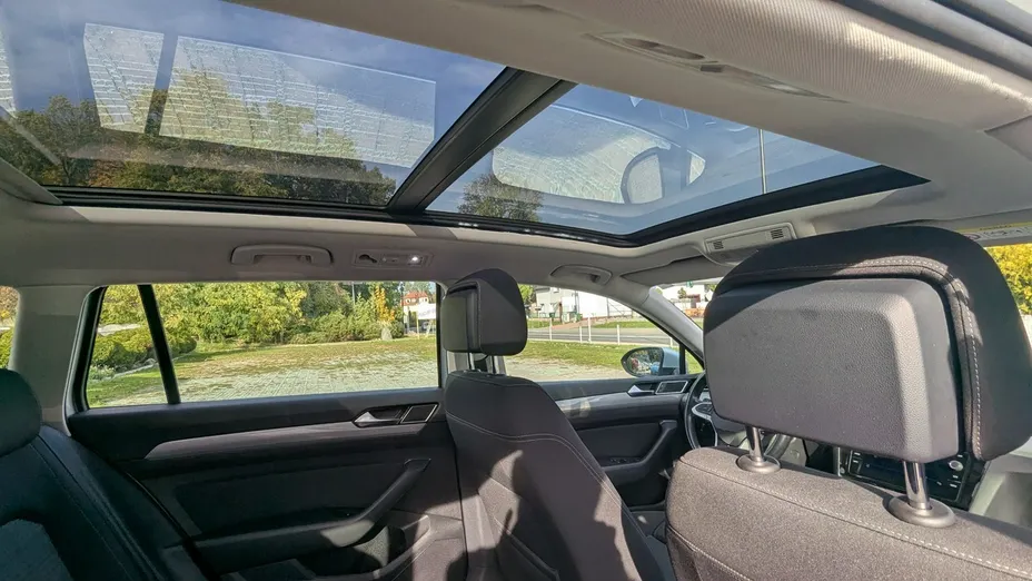 VOLKSWAGEN Passat -