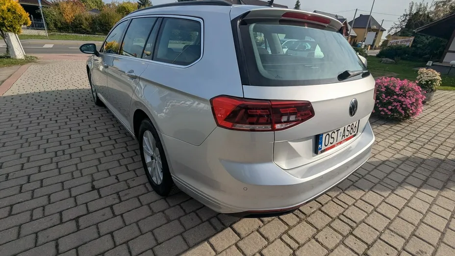 VOLKSWAGEN Passat -