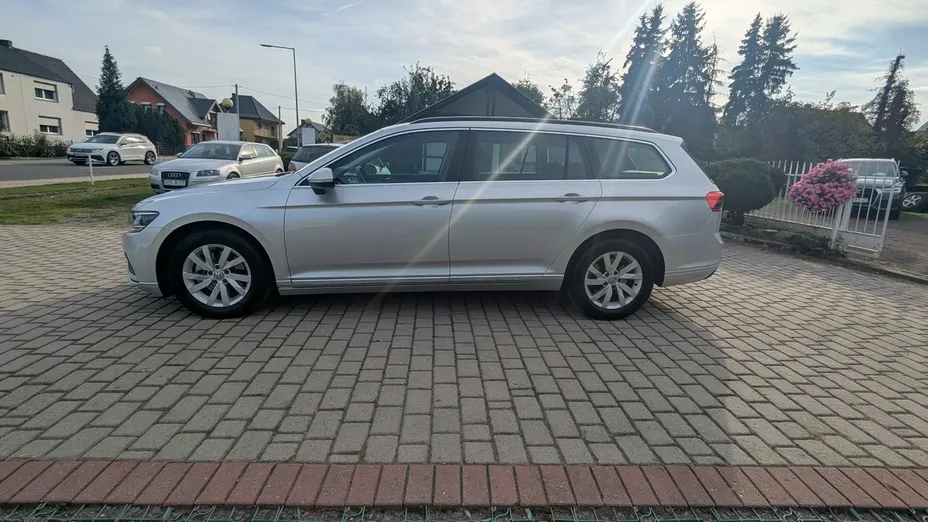 VOLKSWAGEN Passat -