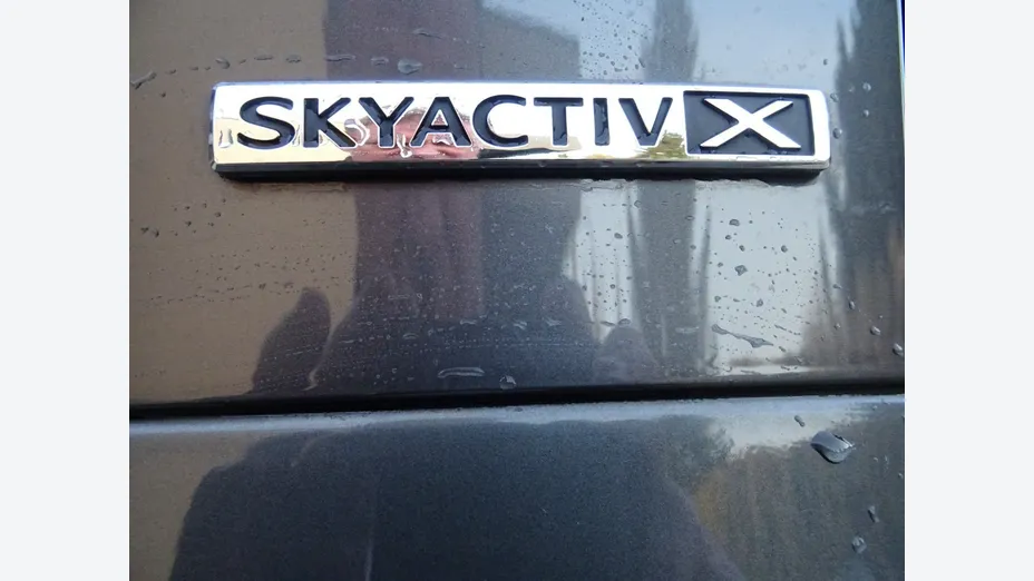MAZDA CX-30 -