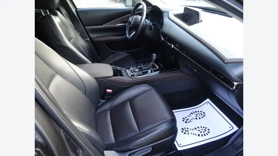 MAZDA CX-30 -