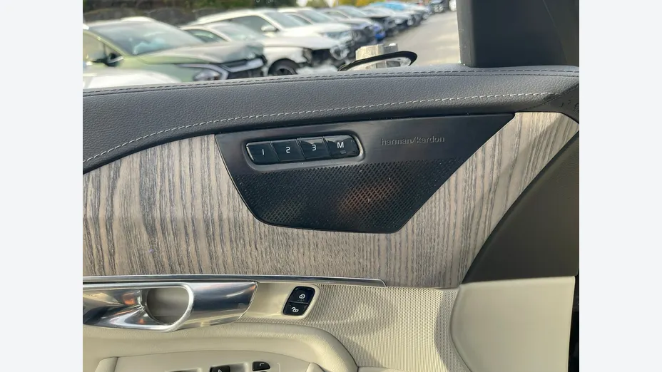 VOLVO XC90 -
