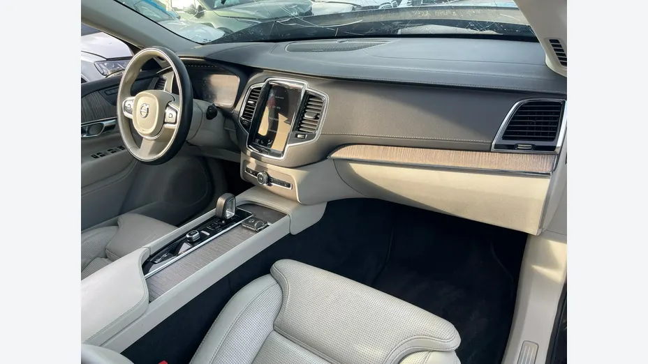 VOLVO XC90 -