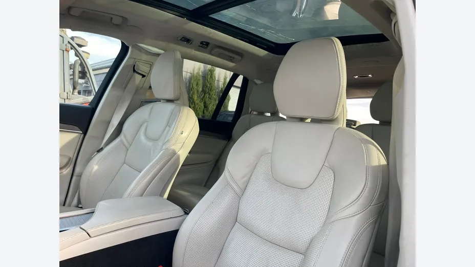 VOLVO XC90 -