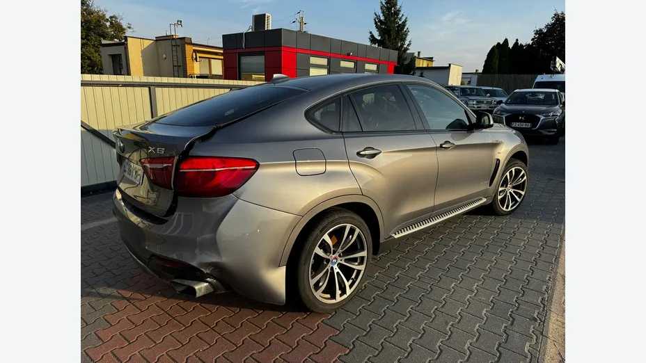 BMW X6 -