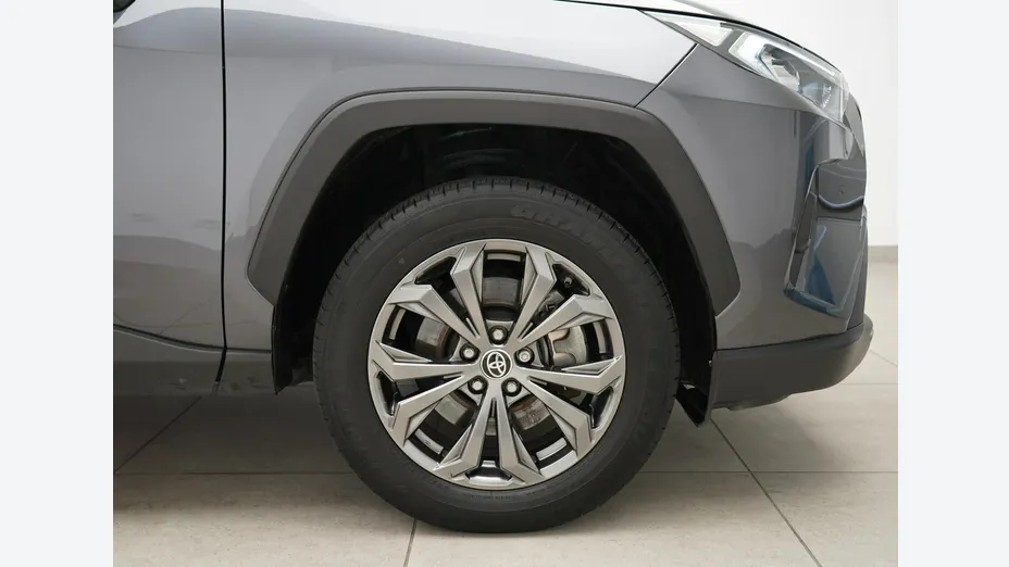 TOYOTA RAV4 -