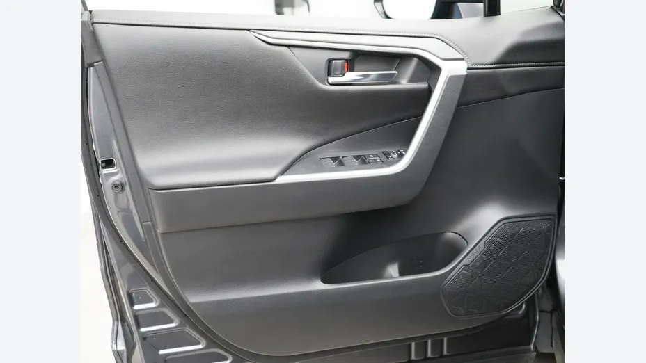 TOYOTA RAV4 -