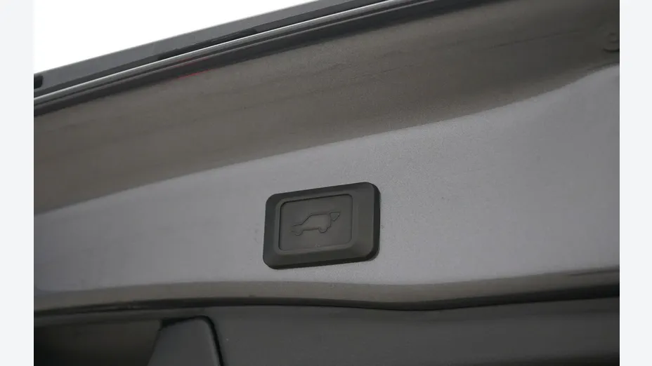 TOYOTA RAV4 -