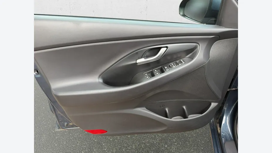 HYUNDAI i30 -