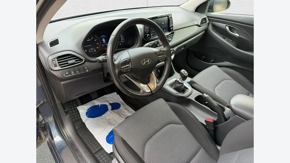 HYUNDAI i30 -