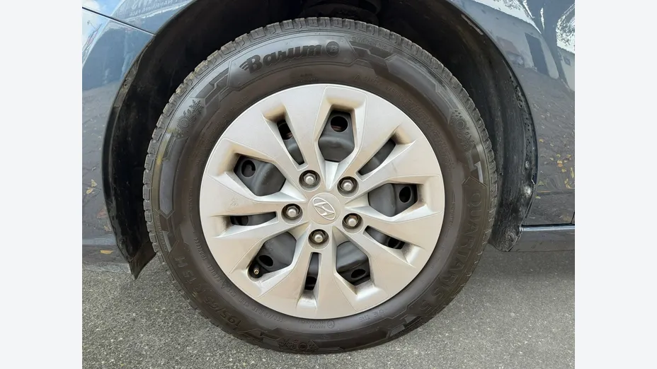 HYUNDAI i30 -