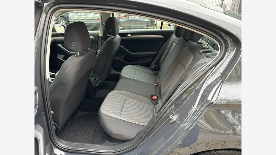 VOLKSWAGEN Passat -