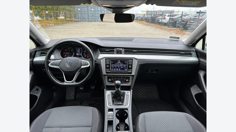 VOLKSWAGEN Passat -