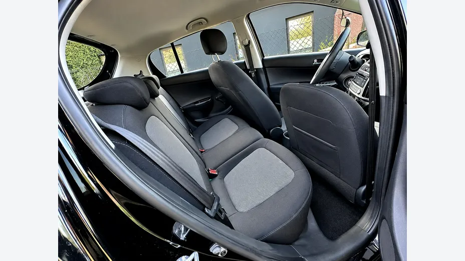 HYUNDAI i20 -