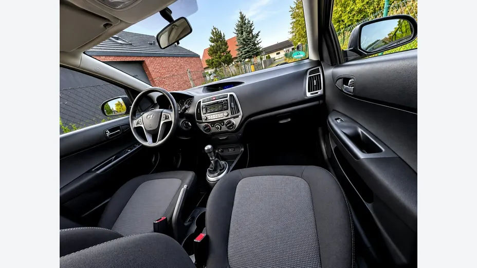 HYUNDAI i20 -
