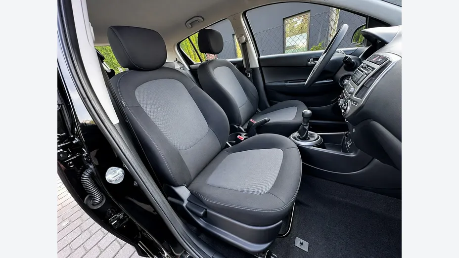 HYUNDAI i20 -