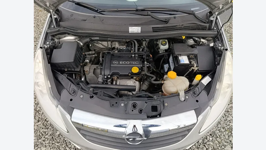 OPEL Corsa -