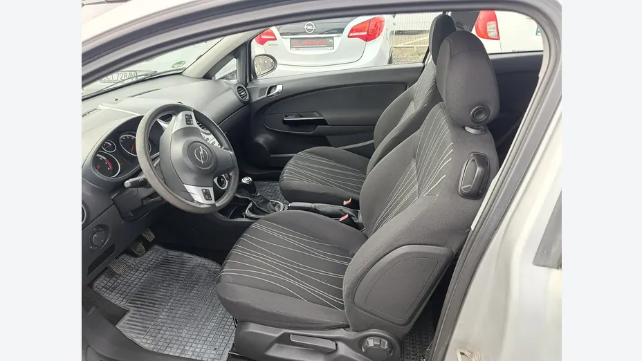 OPEL Corsa -