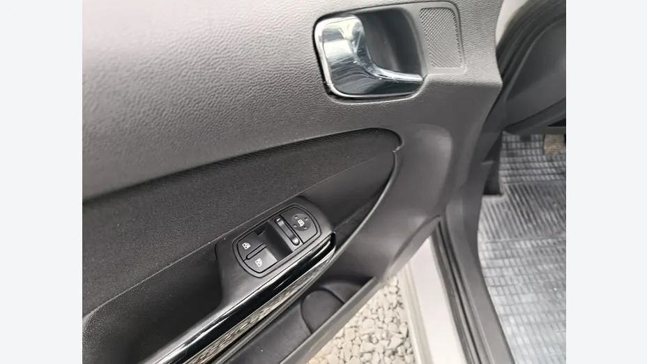 OPEL Corsa -