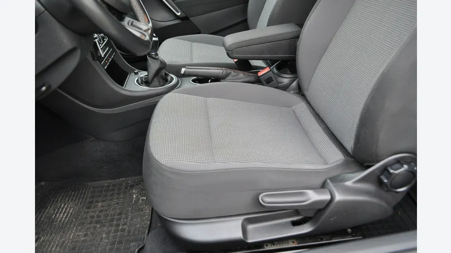 VOLKSWAGEN Beetle -