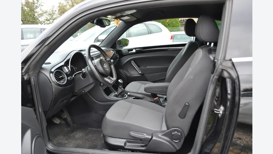 VOLKSWAGEN Beetle -