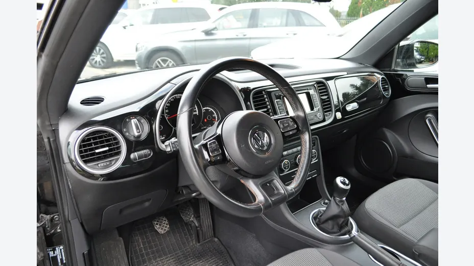 VOLKSWAGEN Beetle -
