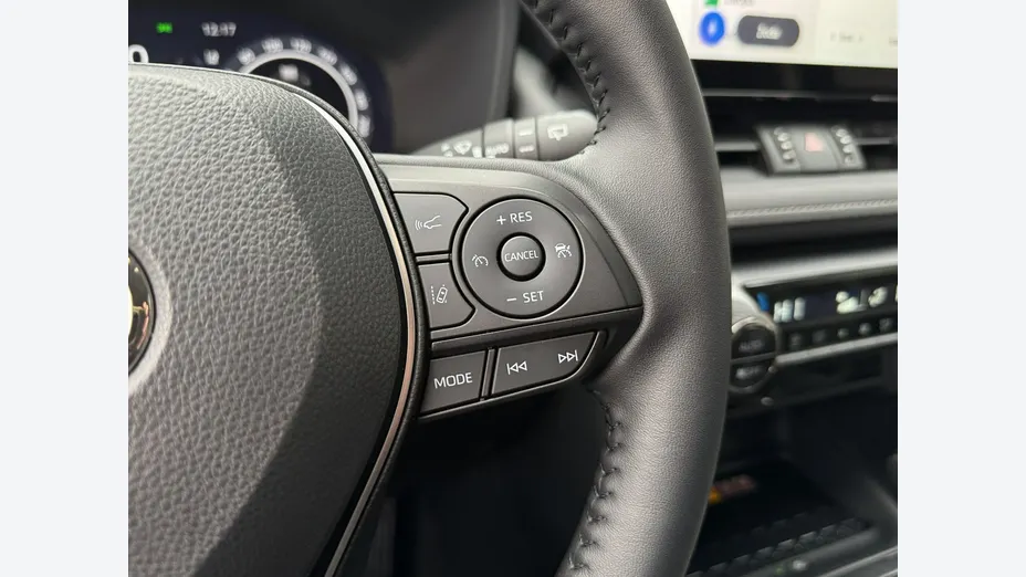 TOYOTA RAV4 -