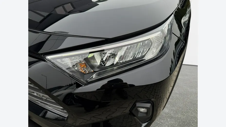 TOYOTA RAV4 -