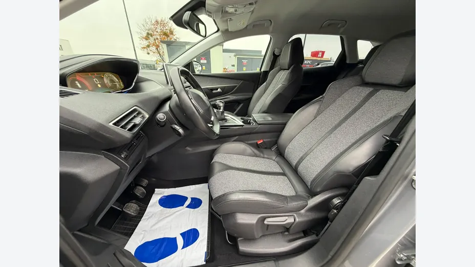 PEUGEOT 3008 -