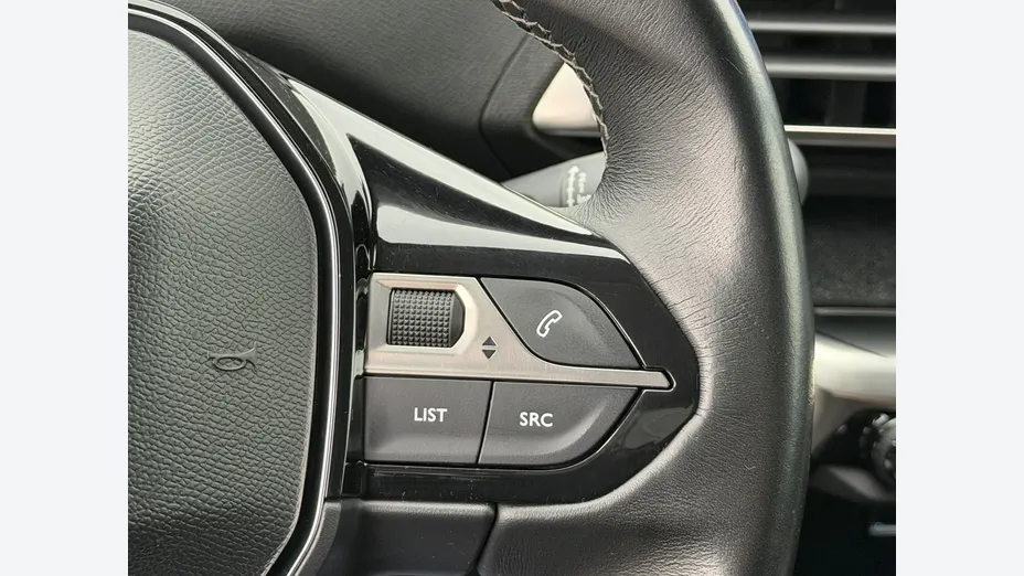 PEUGEOT 3008 -