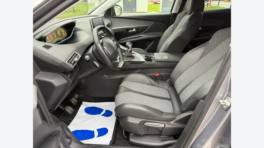 PEUGEOT 3008 -