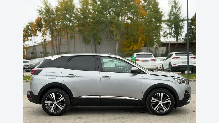 PEUGEOT 3008 -