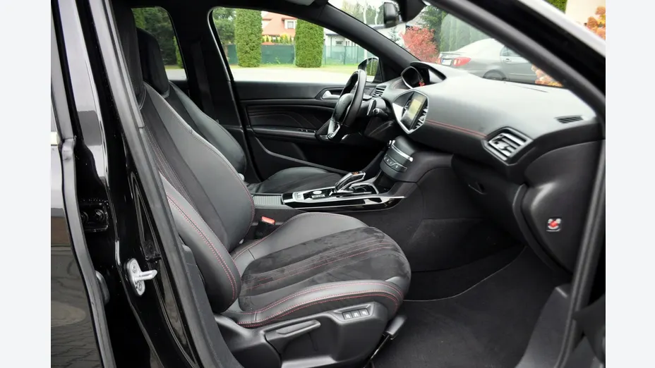 PEUGEOT 308 -