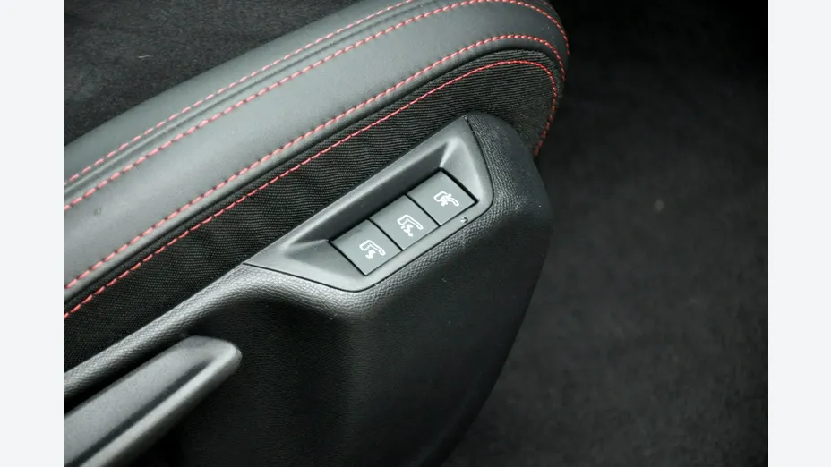 PEUGEOT 308 -