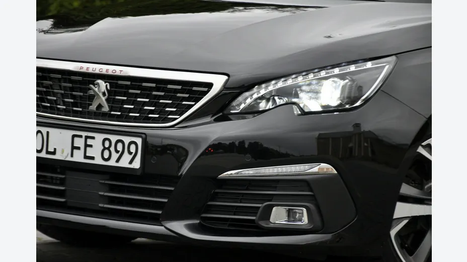 PEUGEOT 308 -