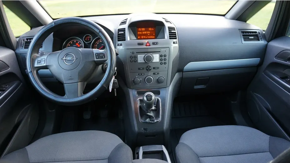 OPEL Zafira -